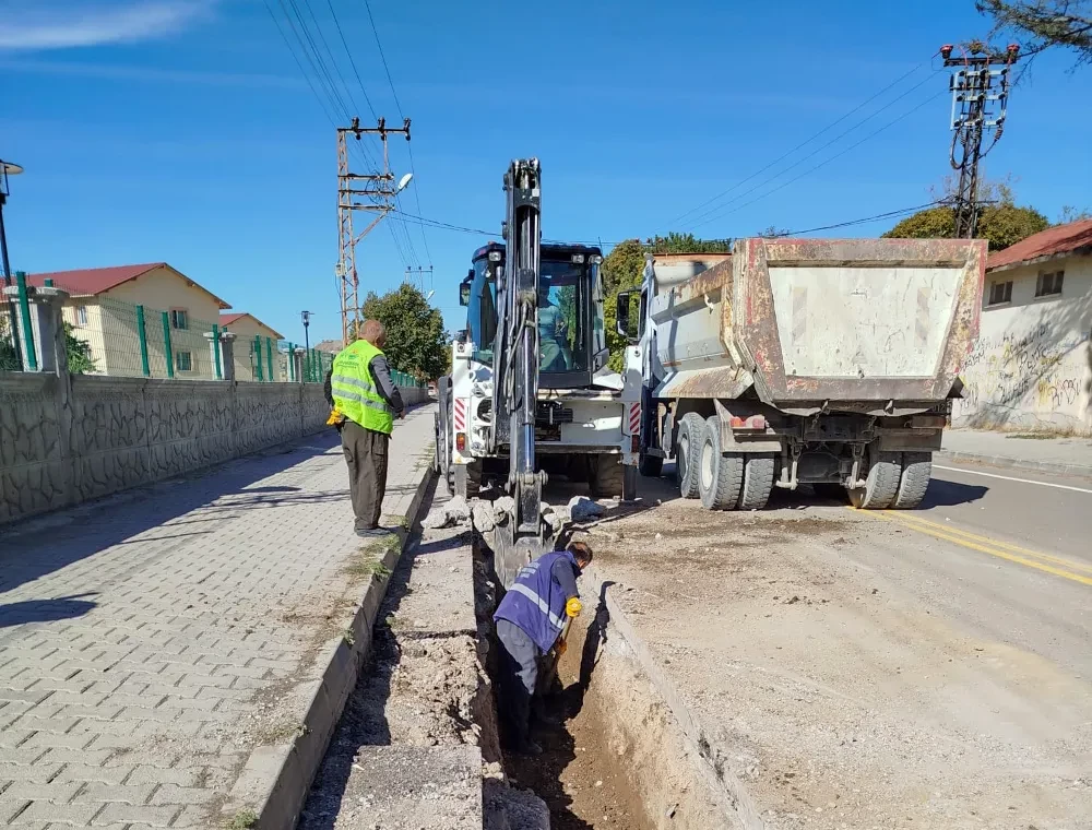 Büyükşehir Belediyesi mahalledeki drenaj hattı sorununu kalıcı olarak çözdü