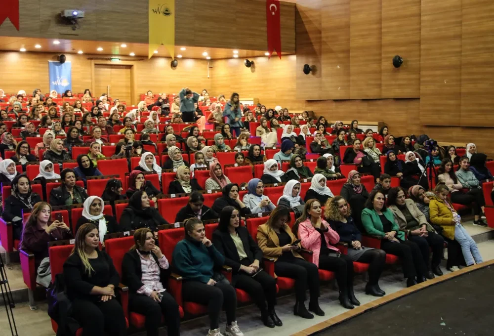 25 Kasım paneline kadınlardan yoğun ilgi