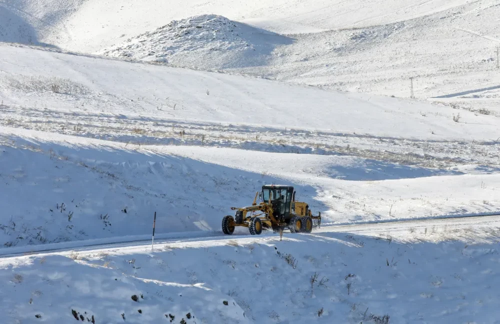 Büyükşehir Belediyesi kırsalda kapanan yolları ulaşıma açtı