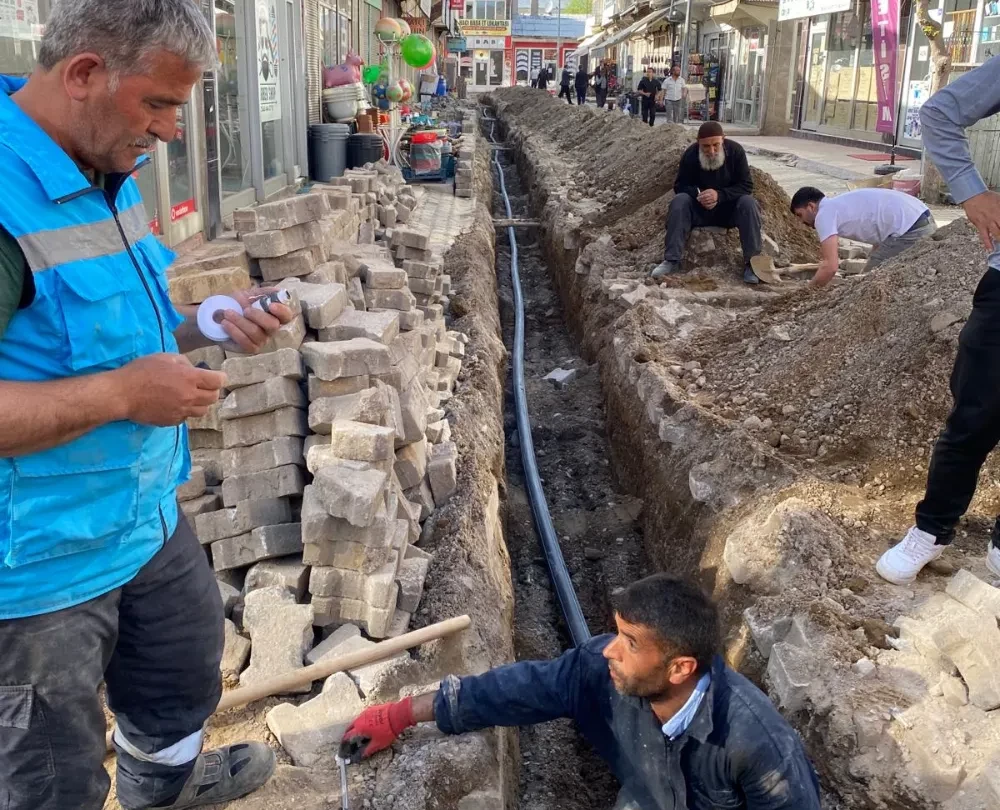 VASKİ’den Muradiye’de içme suyu ve kanalizasyon hattı çalışması