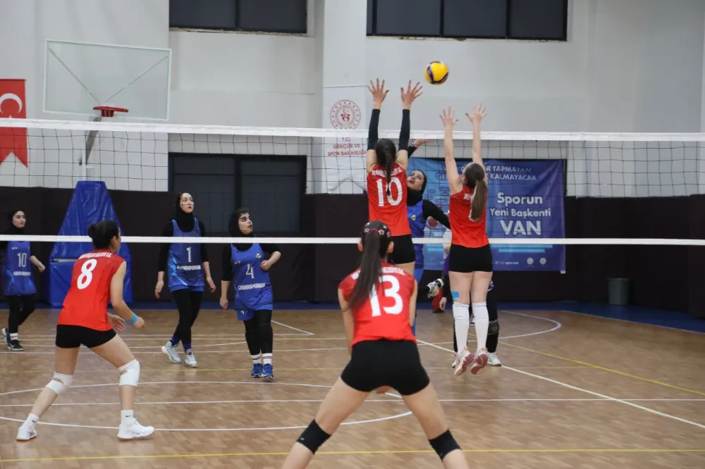 Van Büyükşehir ile İran Ghahreman kadın voleybol maçının kazananı kadın dayanışması