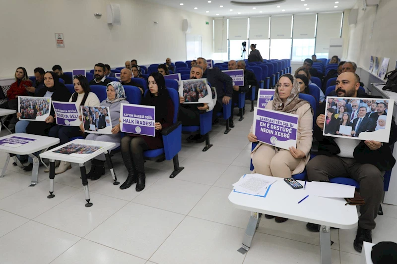 Belediyesi Meclis’inde Kayyıma Sert Tepki: Şedal ve Zeydan Van Halkının İradesidir