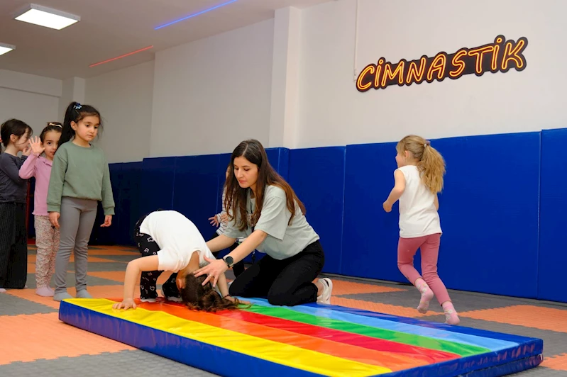 Çocuk Spor Merkezinde 350 Öğrenciye Spor Eğitimi